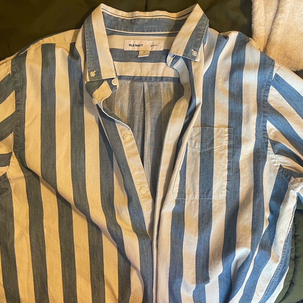 Old Navy Men's Casual Blue and White Striped Shirt Slim Fit